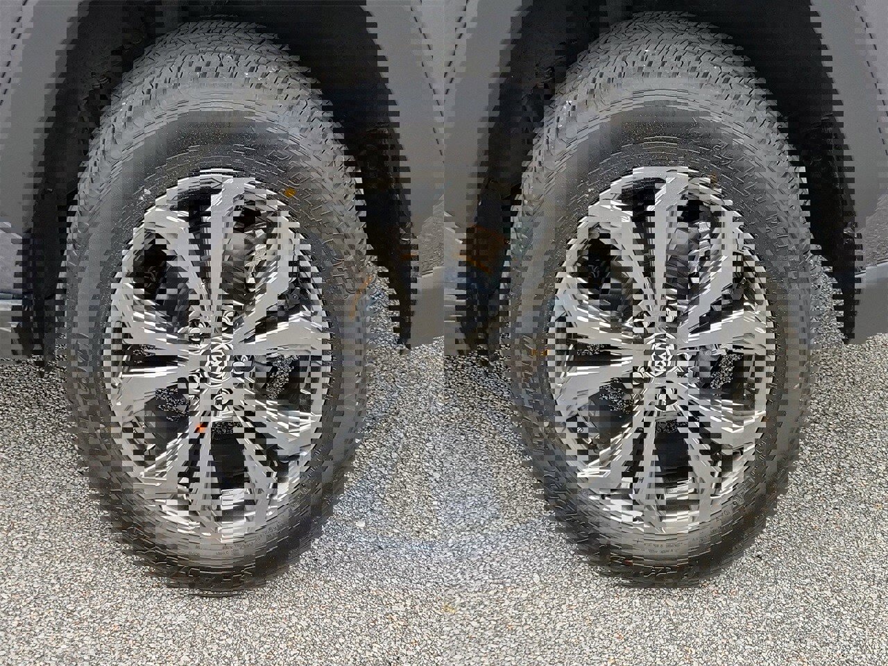 Used 2025 Toyota RAV4 Limited image 5