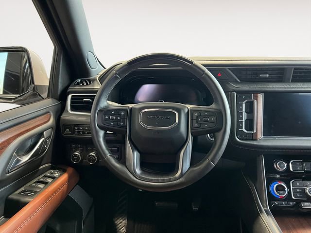 Used 2023 GMC Yukon XL Denali Ultimate AWD/4WD image 10