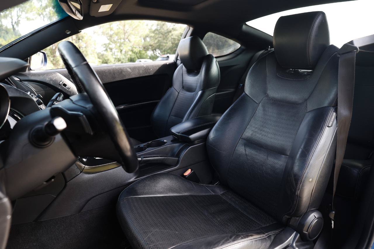 Used 2016 Hyundai Genesis Coupe 3.8 RWD image 6