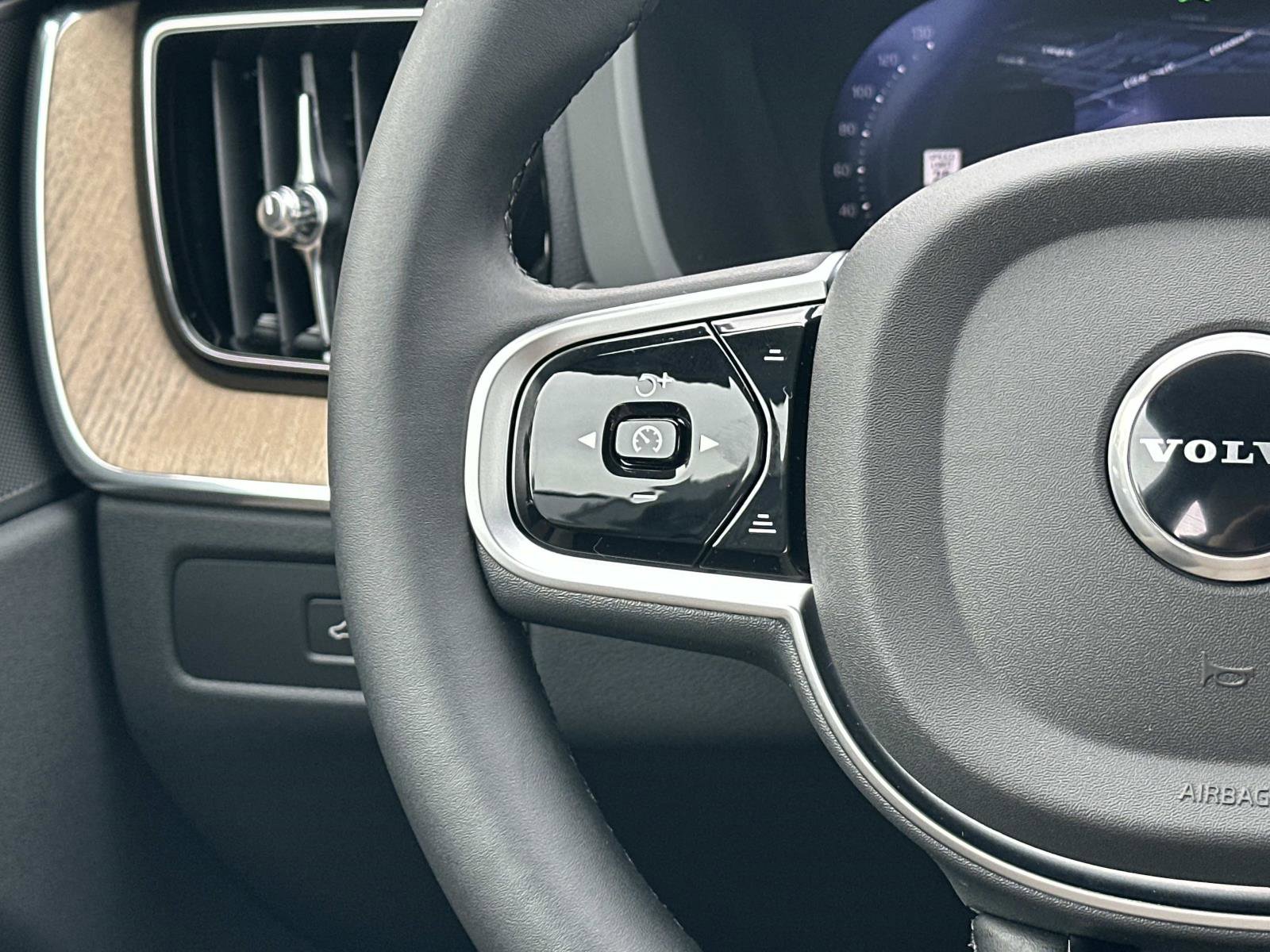 New 2026 Volvo XC60 B5 Plus w/ Protection Package Premier AWD/4WD image 8