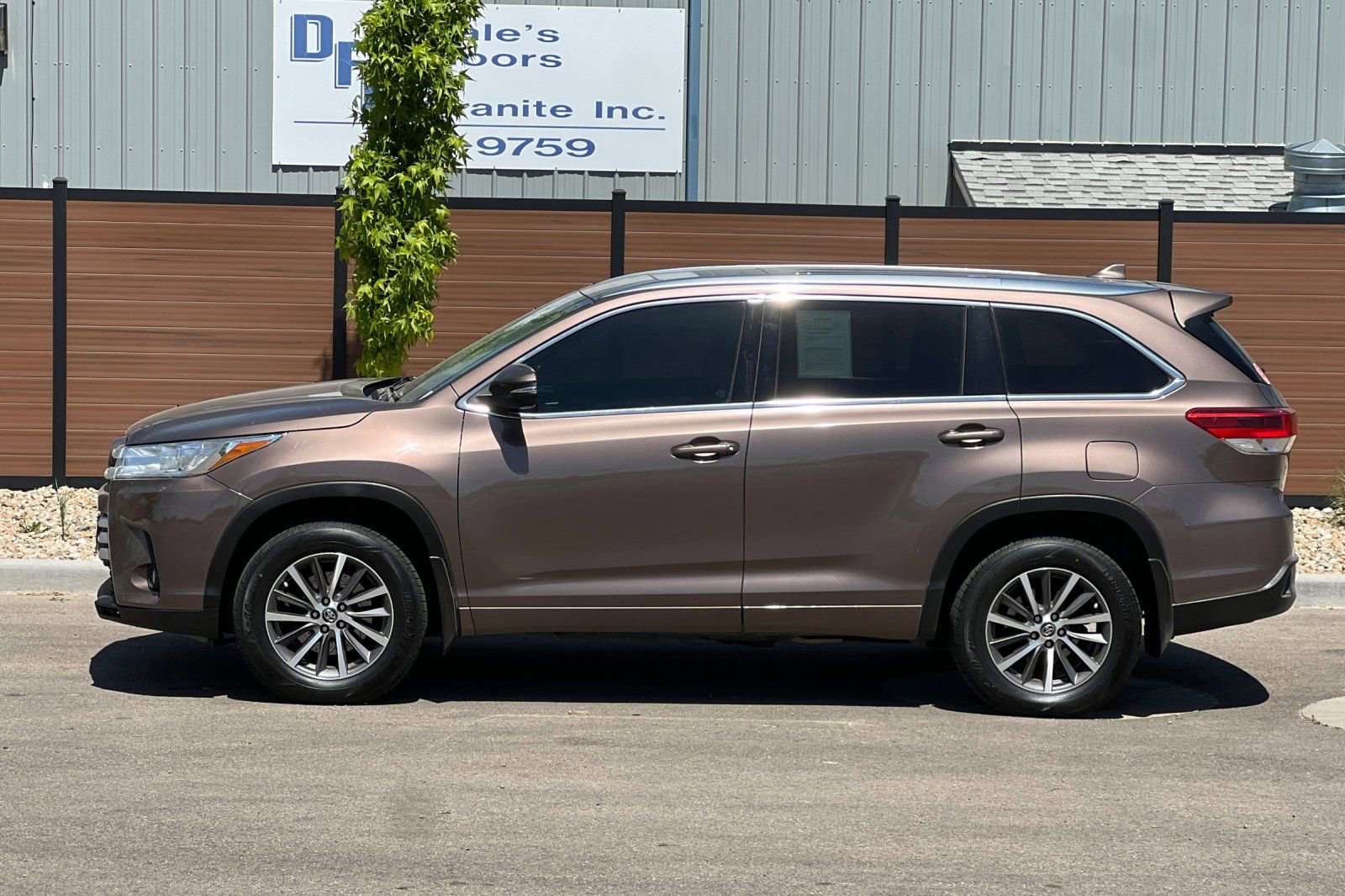 Used 2018 Toyota Highlander XLE AWD/4WD image 7