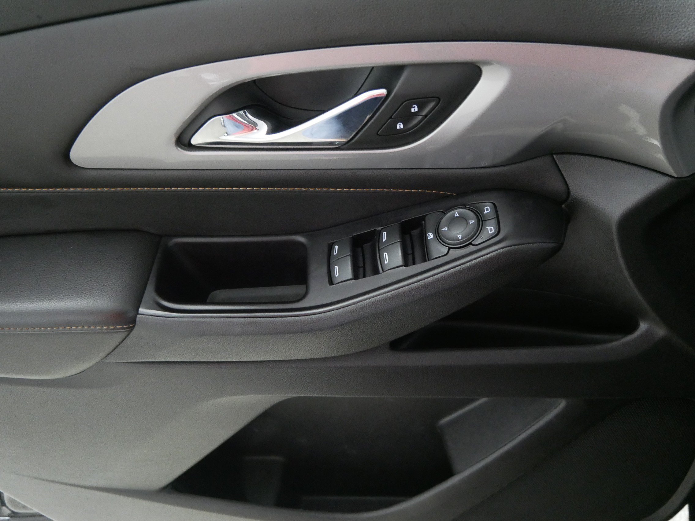 Used 2019 Chevrolet Traverse LS AWD/4WD image 19