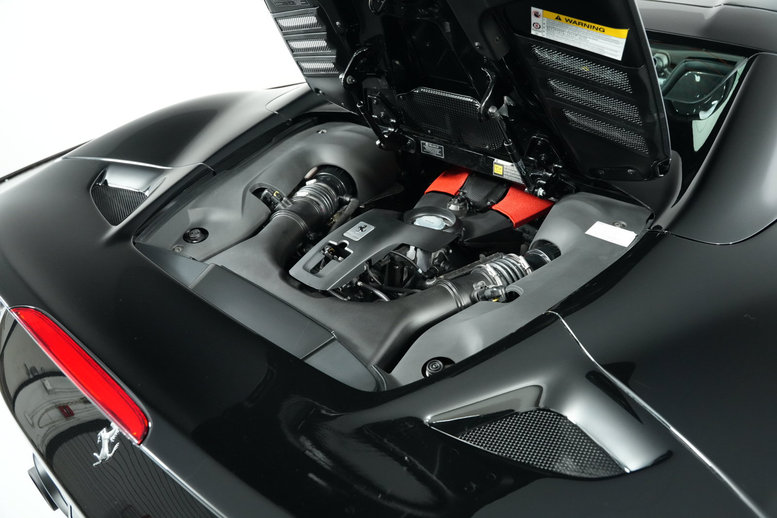 Used 2022 Ferrari F8 Spider RWD image 13