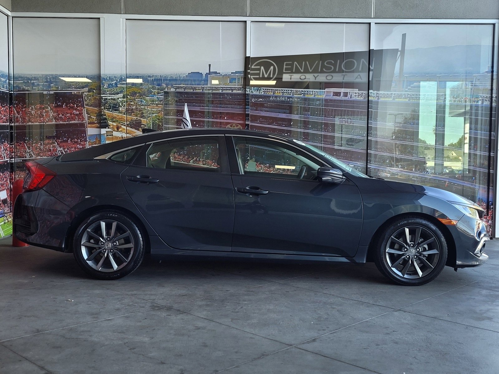 Used 2019 Honda Civic EX image 3