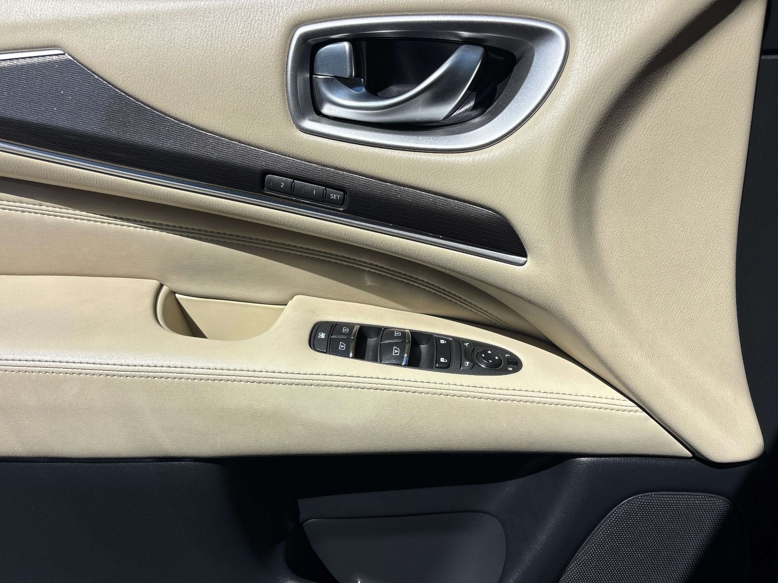 Used 2019 INFINITI QX60 Luxe w/ Essential Package AWD/4WD image 18