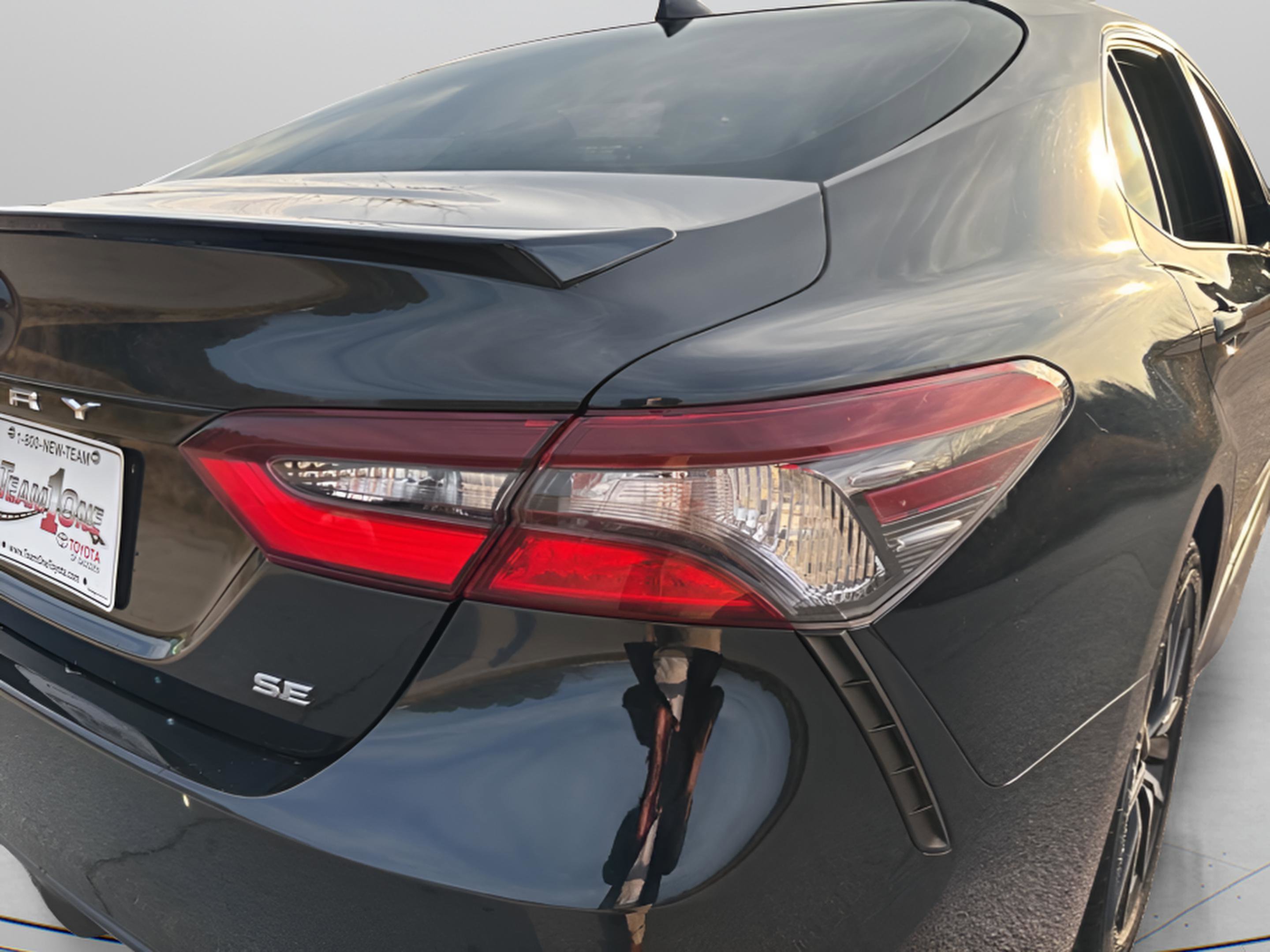 Used 2021 Toyota Camry SE image 8