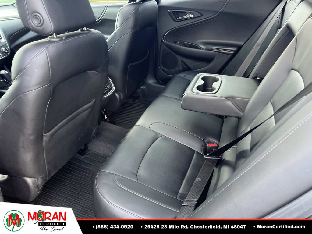 Used 2018 Chevrolet Malibu Premier w/ Premier Sun and Wheel Package FWD image 13