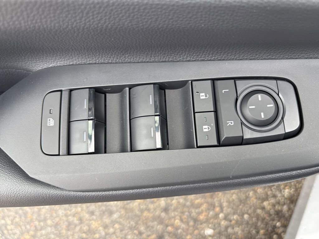 New 2026 Toyota Prius SE image 10
