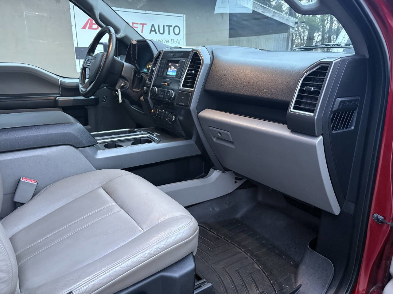 Used 2015 Ford F150 XLT w/ Equipment Group 301A Mid image 28