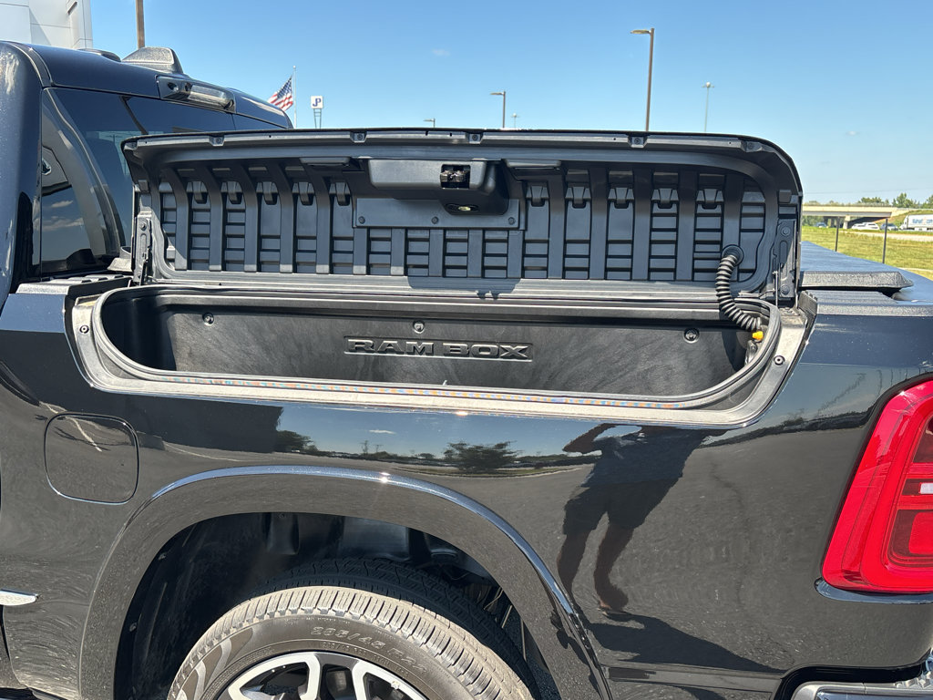 Used 2025 RAM 1500 Limited AWD/4WD image 4