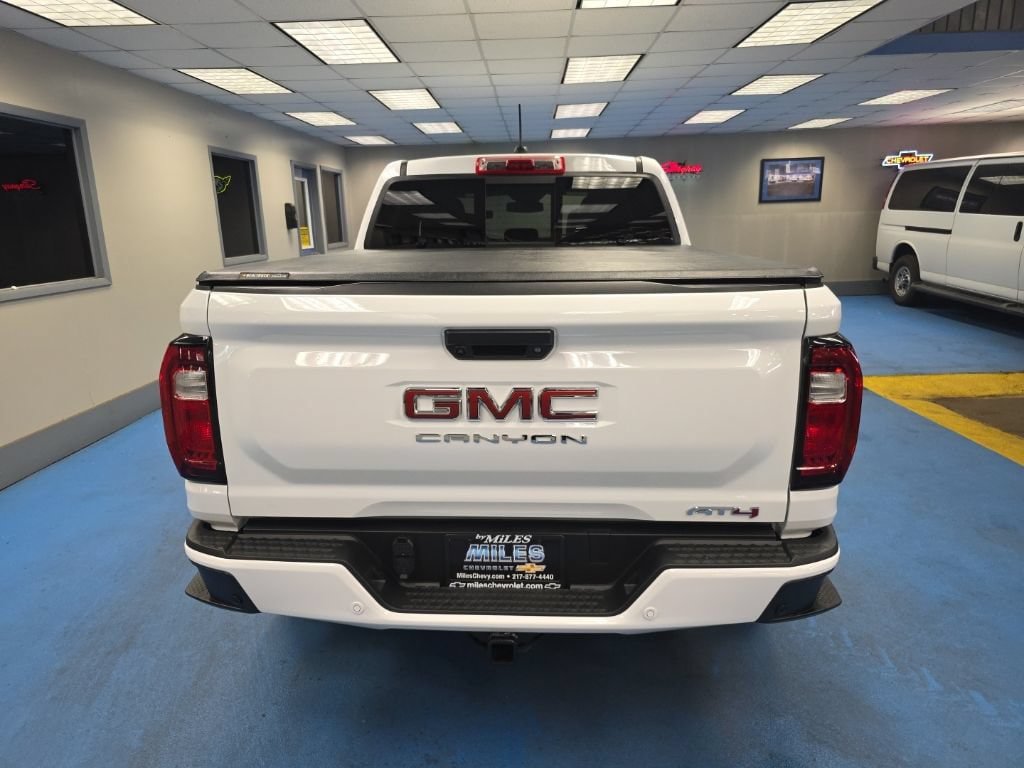 Certified 2025 GMC Canyon AT4 AWD/4WD image 8