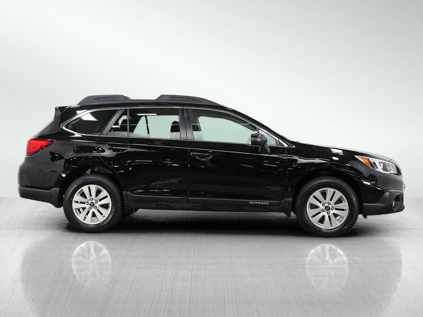 Used 2016 Subaru Outback 2.5i Premium AWD/4WD image 6