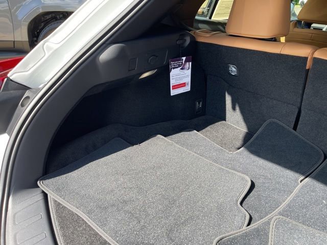 Certified 2026 Lexus UX 300h FWD w/ Accessory Package (Z2) image 38