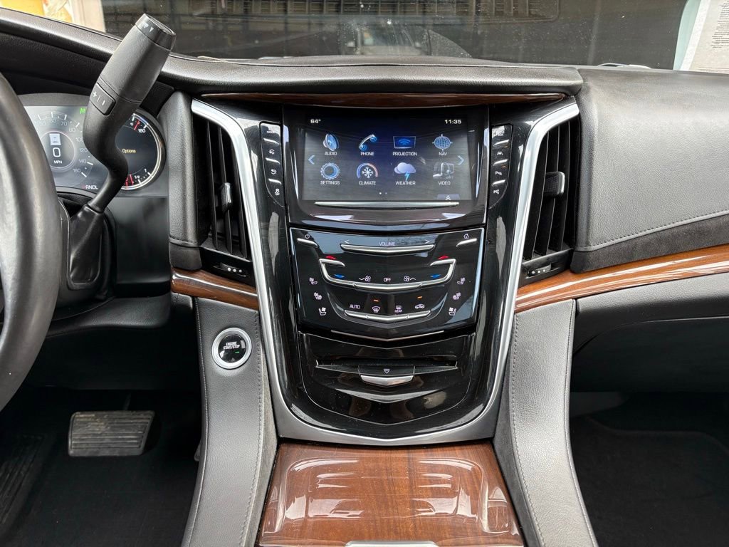 Used 2020 Cadillac Escalade Premium Luxury image 33