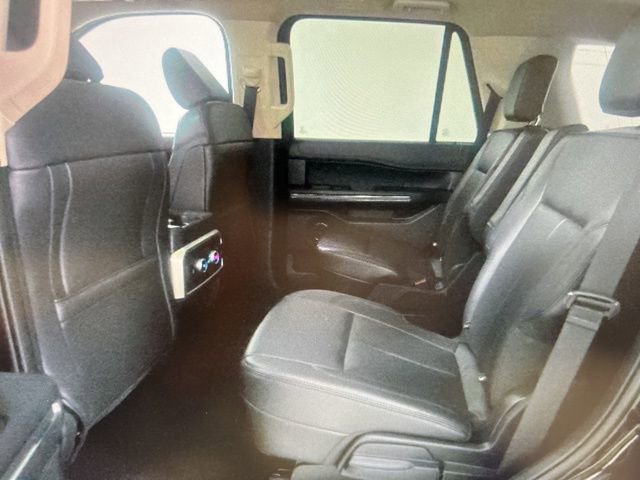 Used 2023 Ford Expedition XLT image 12