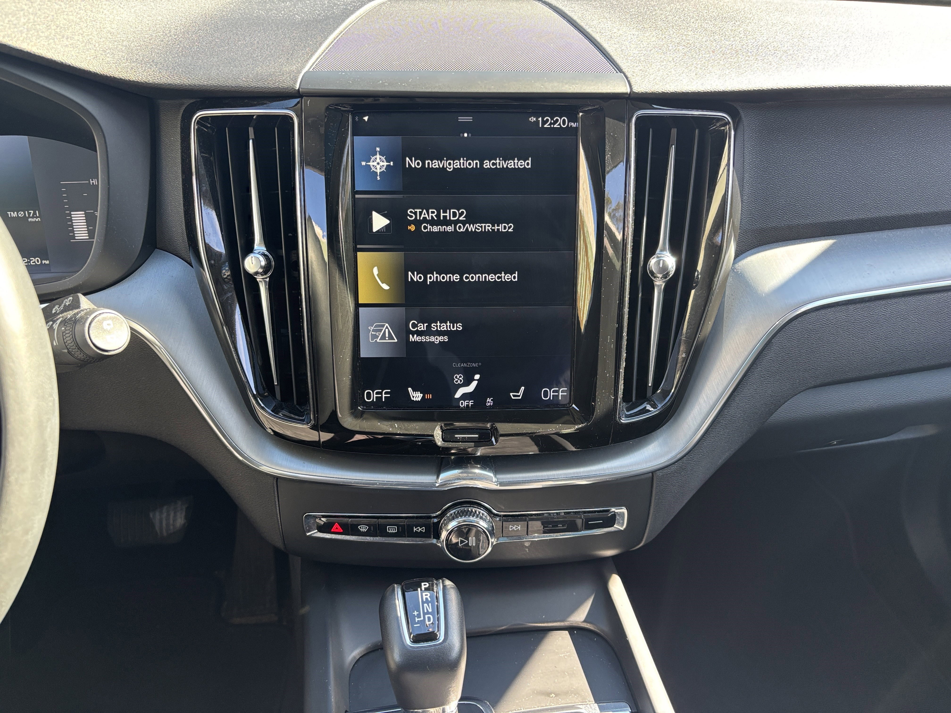 Used 2018 Volvo XC60 T5 Momentum w/ Protection Package Premier image 13