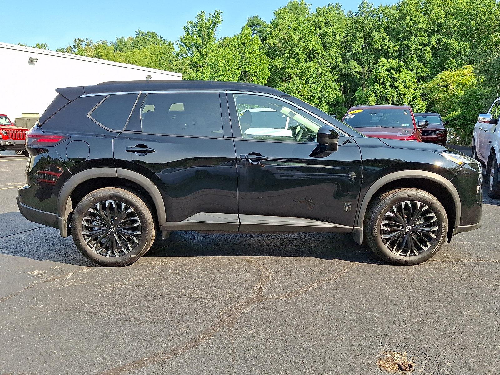 Used 2026 Nissan Rogue Dark Armor AWD/4WD image 7