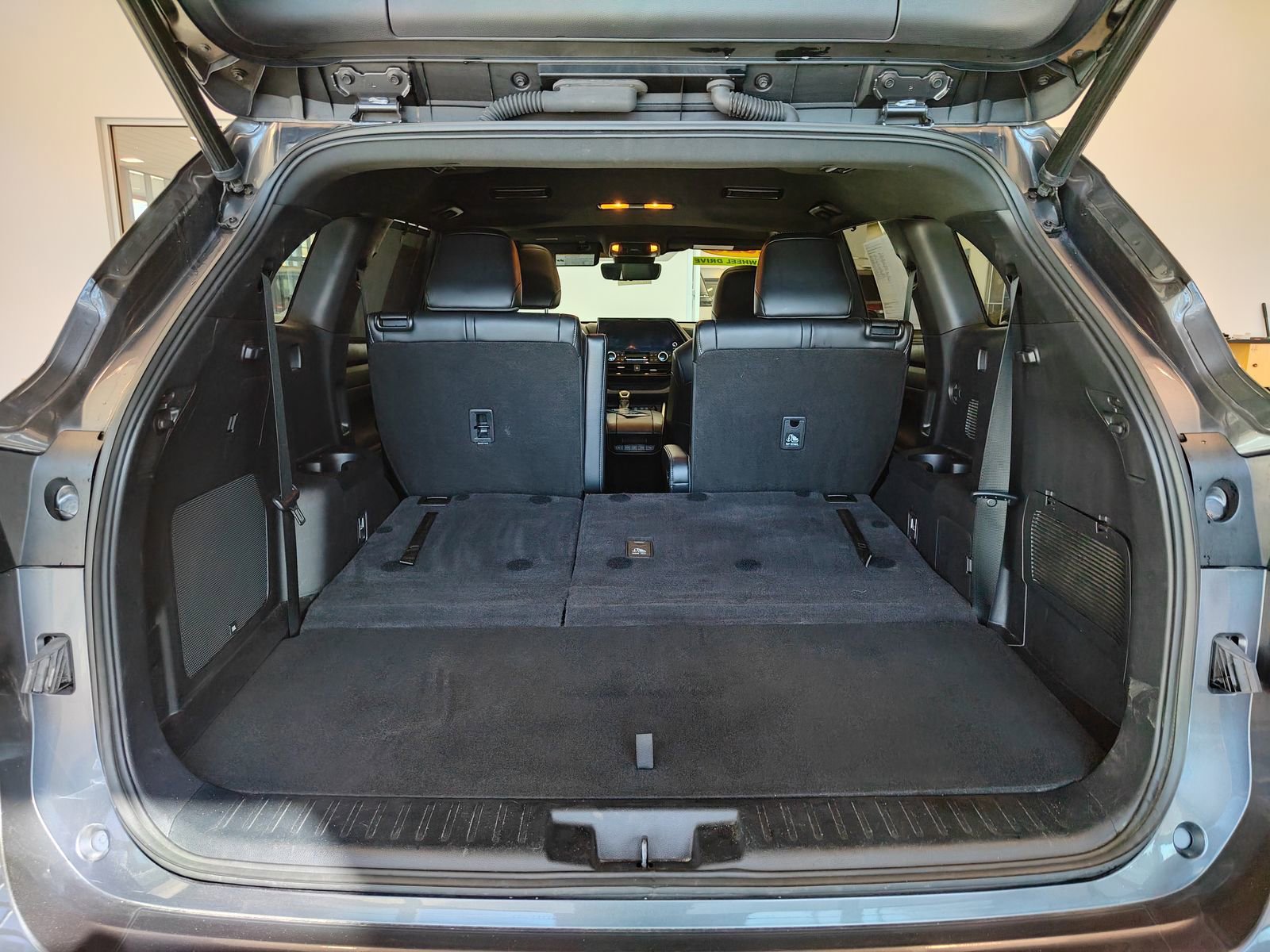 Used 2023 Toyota Highlander XSE image 18