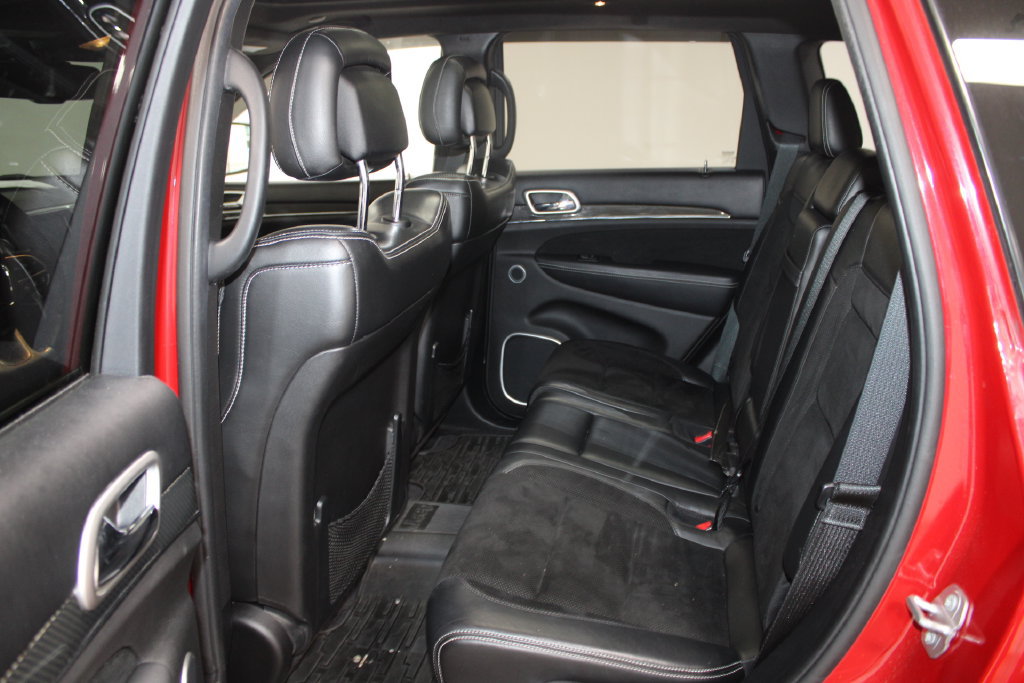 Used 2016 Jeep Grand Cherokee SRT w/ Trailer Tow Group IV AWD/4WD image 18