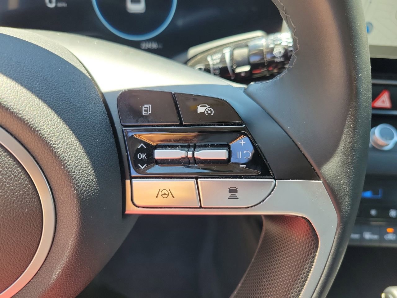 Used 2025 Hyundai Elantra SEL FWD image 19