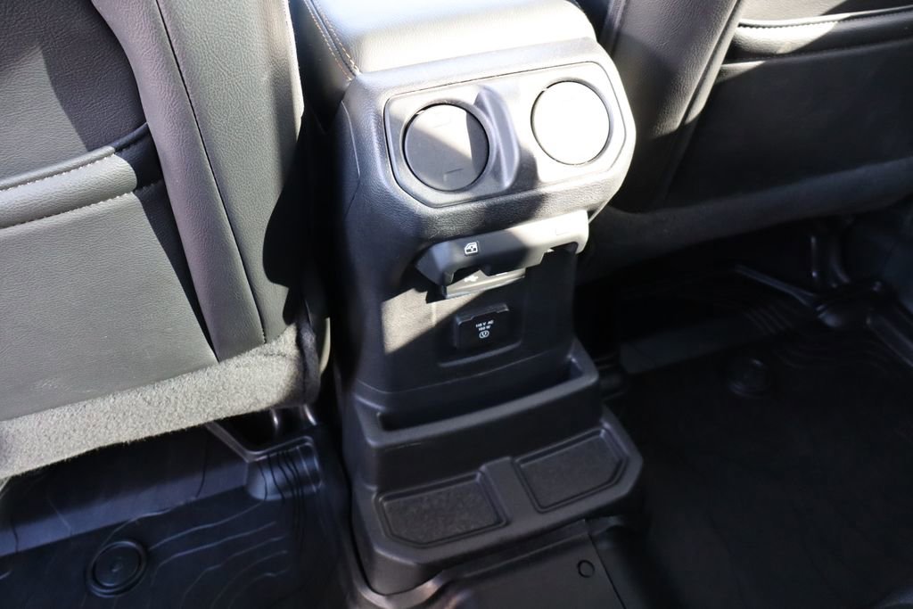 Used 2020 Jeep Wrangler Unlimited Sahara image 44