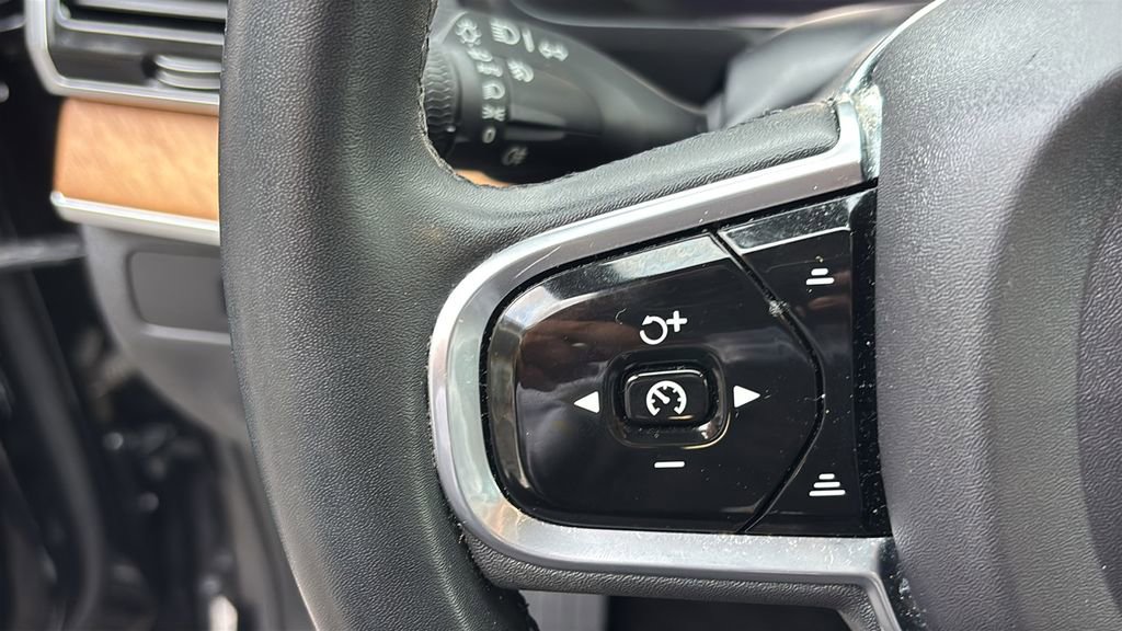 Certified 2023 Volvo XC90 B6 Plus AWD/4WD image 16