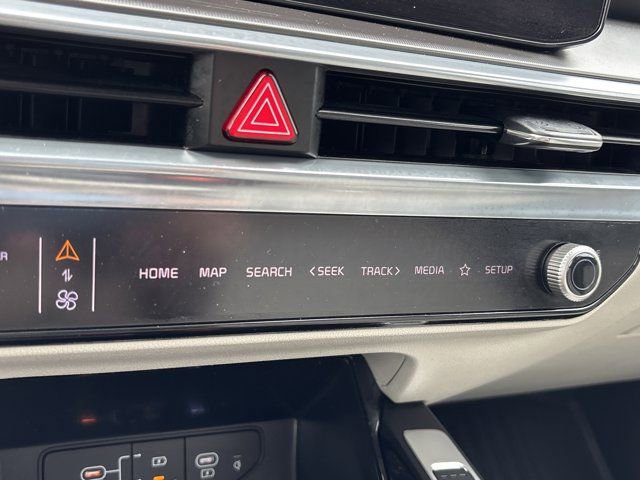 Used 2025 Kia Sorento SX image 33