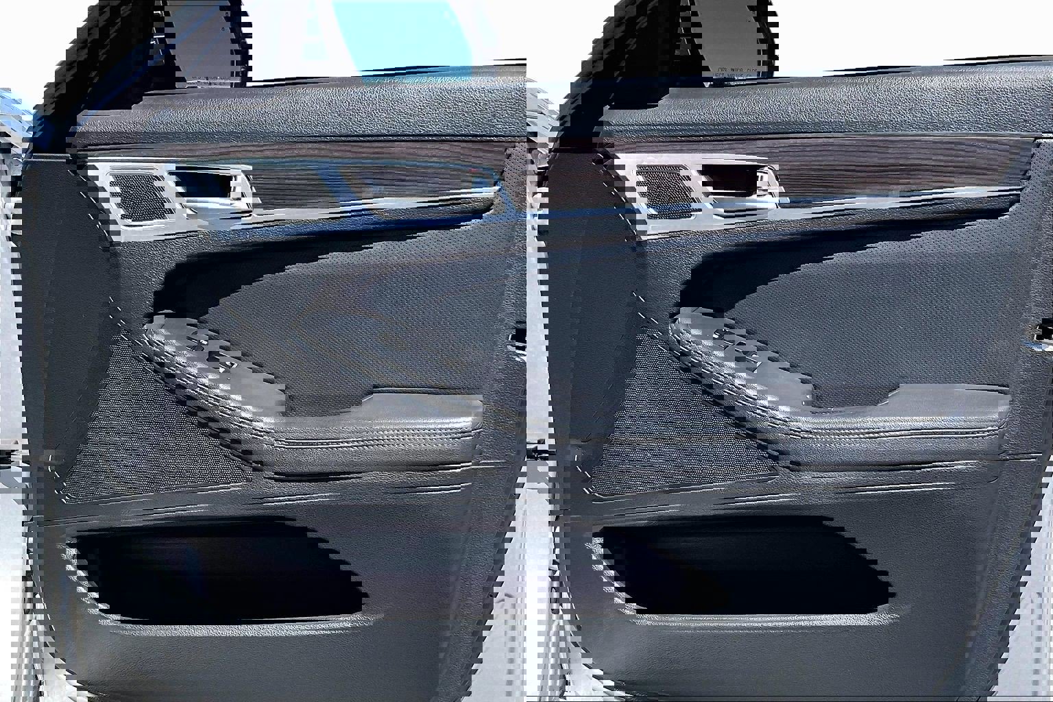 Used 2017 Genesis G80 3.8 image 17