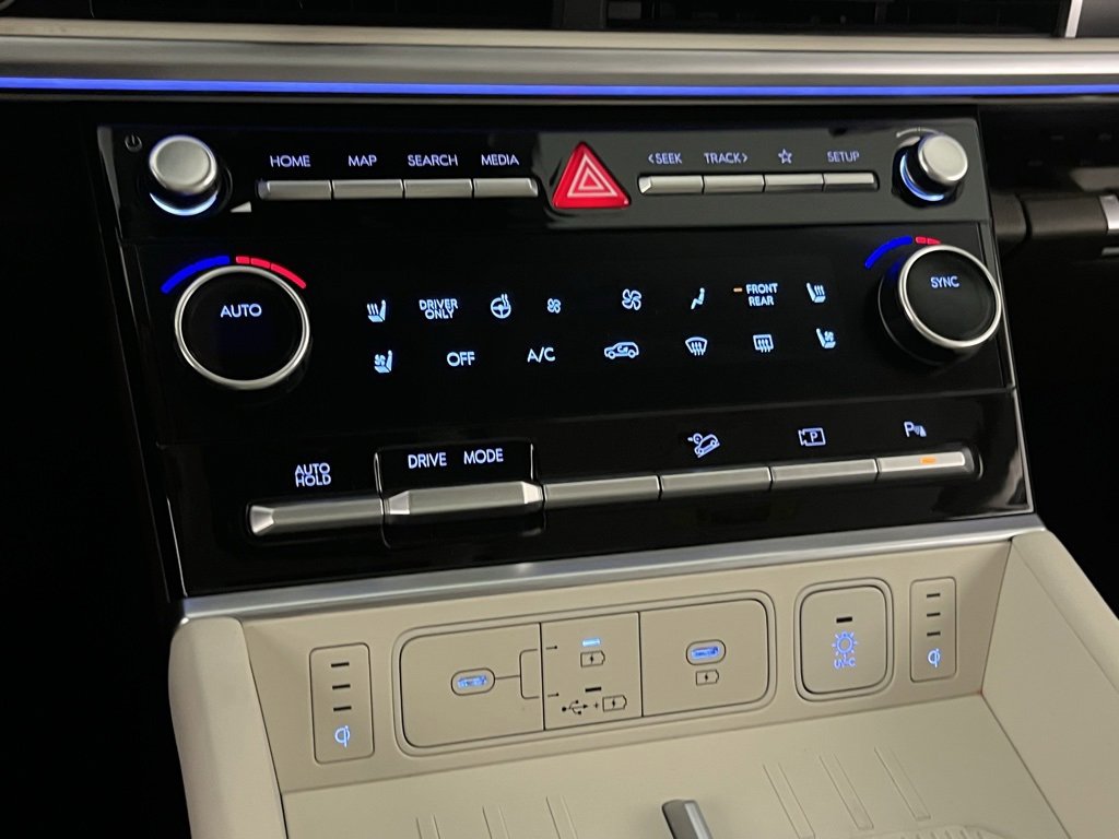 Used 2024 Hyundai Santa Fe Calligraphy image 21