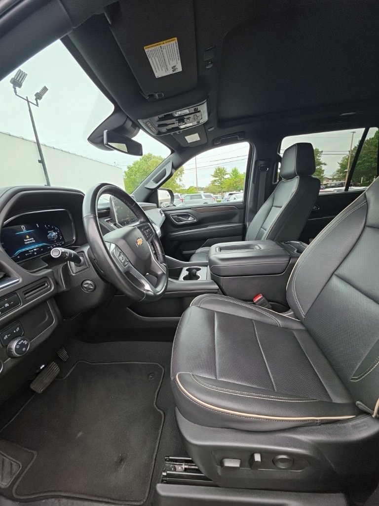 Used 2024 Chevrolet Tahoe Premier AWD/4WD image 12
