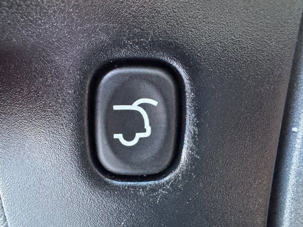 Used 2017 Jeep Cherokee Latitude w/ Comfort/Convenience Group image 10