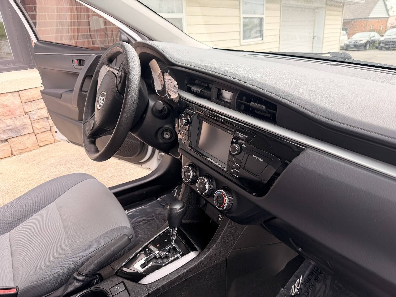 Used 2016 Toyota Corolla L FWD image 16