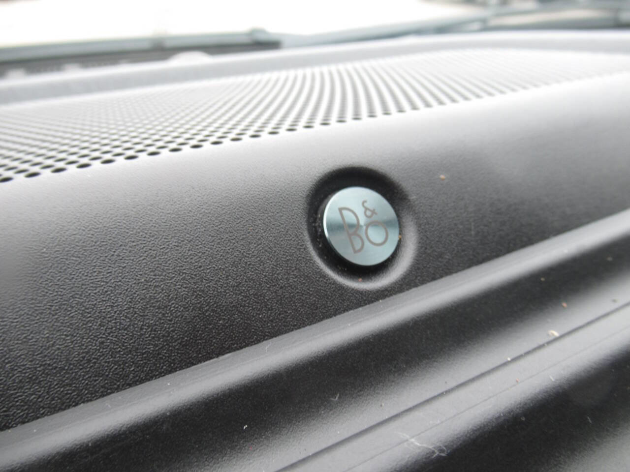 Used 2024 Ford F250 Lariat w/ Snow Plow Prep Package image 33