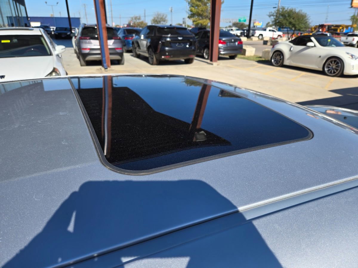 Used 2009 Dodge Challenger SRT8 w/ SRT Option Group II image 5