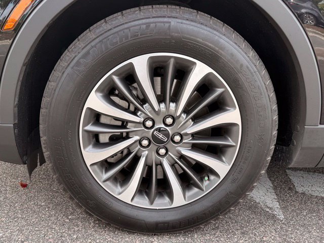 Used 2022 Lincoln Nautilus Reserve w/ Luxury Package FWD image 9