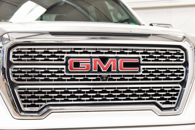 Used 2019 GMC Sierra 1500 Denali w/ Denali Ultimate Package image 9