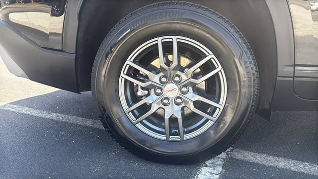 Used 2025 GMC Acadia Elevation FWD image 9