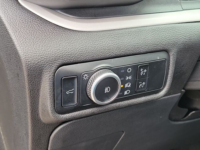 Used 2024 Ford Explorer XLT w/ Equipment Group 202A AWD/4WD image 8