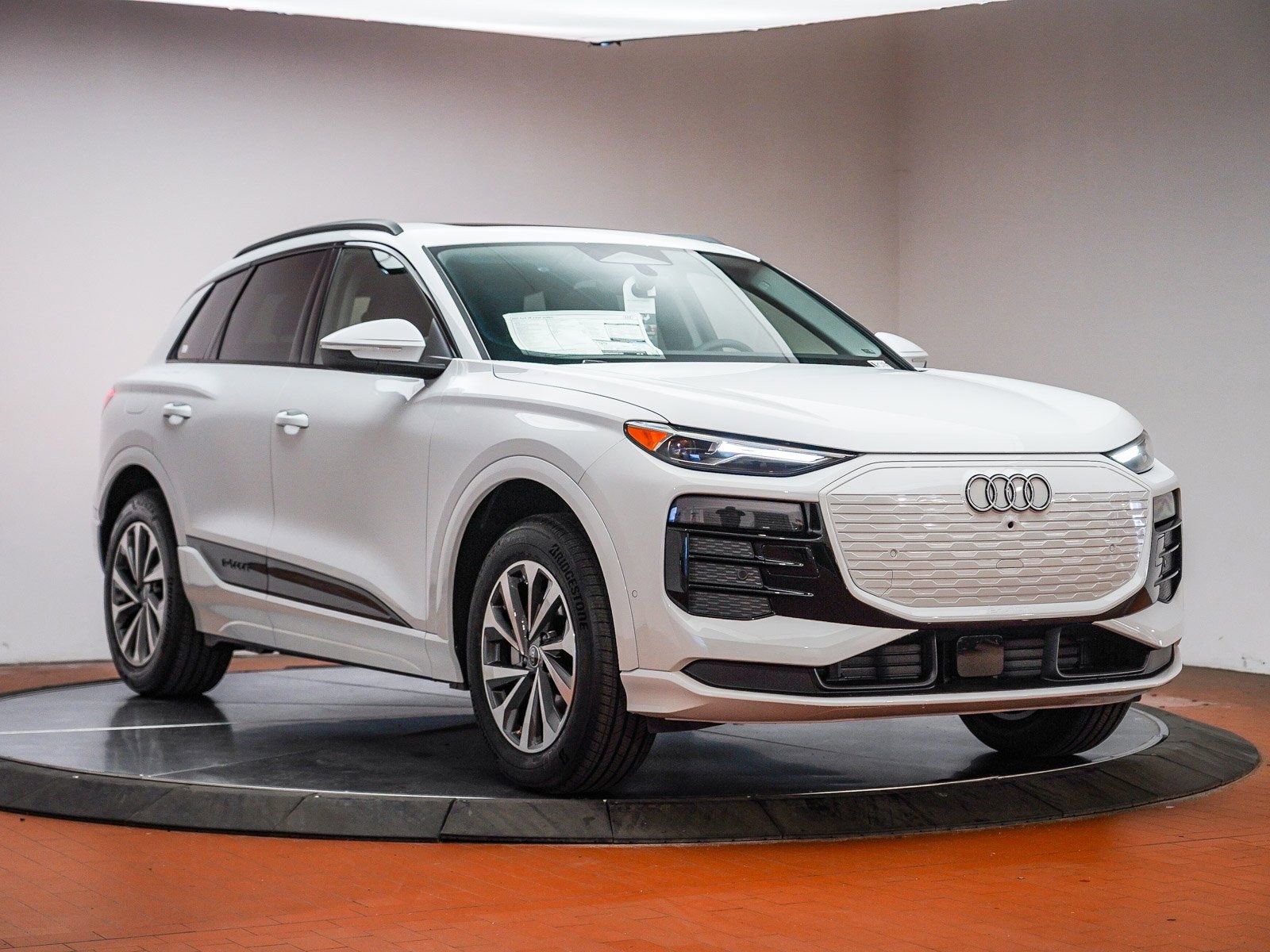 New 2025 Audi Q6 e-tron Premium AWD/4WD image 4