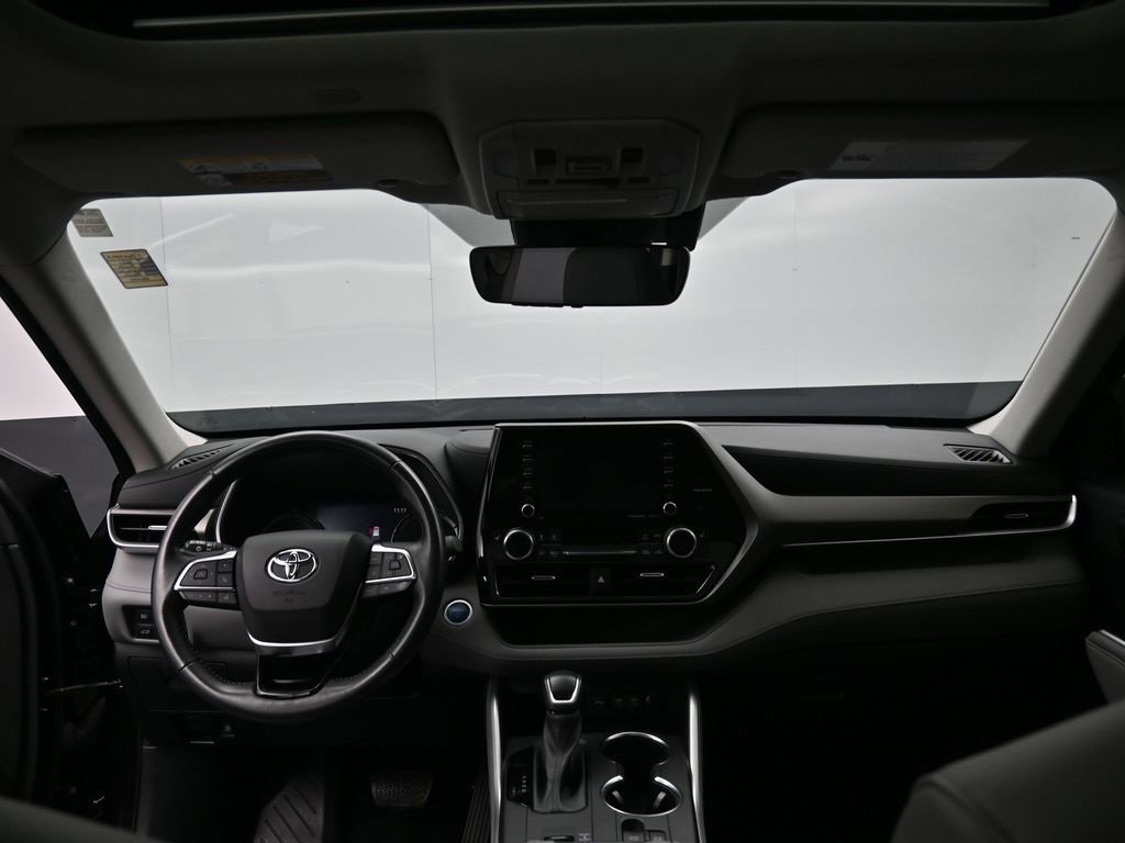 Used 2021 Toyota Highlander XLE image 27