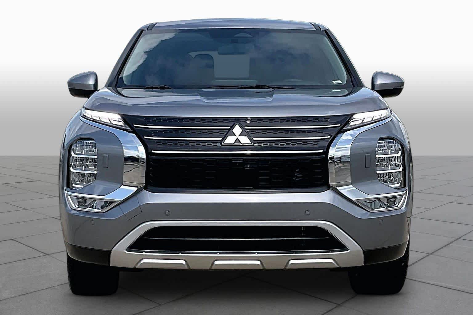 Used 2024 Mitsubishi Outlander SE AWD/4WD image 4
