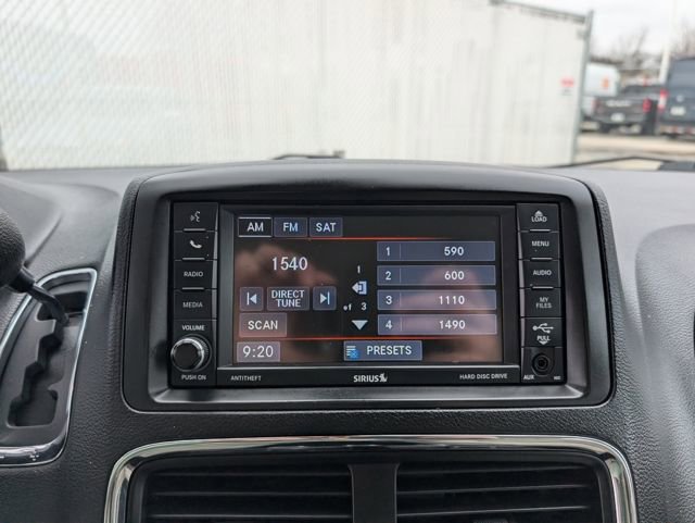 Used 2019 Dodge Grand Caravan SE w/ UConnect Hands-Free Group image 14