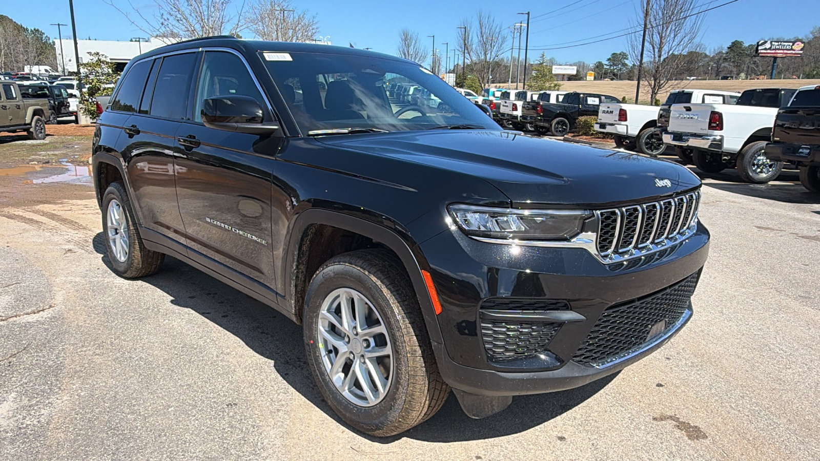 New 2026 Jeep Grand Cherokee Laredo X RWD image 5