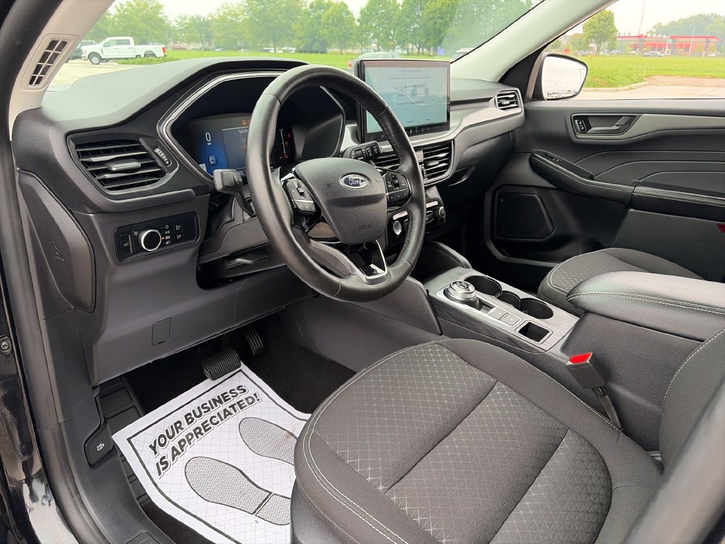 Used 2024 Ford Escape Active w/ Tech Pack #1 AWD/4WD image 14