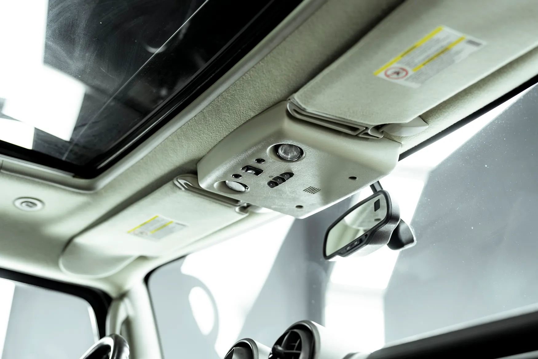 Used 2003 HUMMER H2 Luxury w/ Preferred Equipment Group AWD/4WD image 31