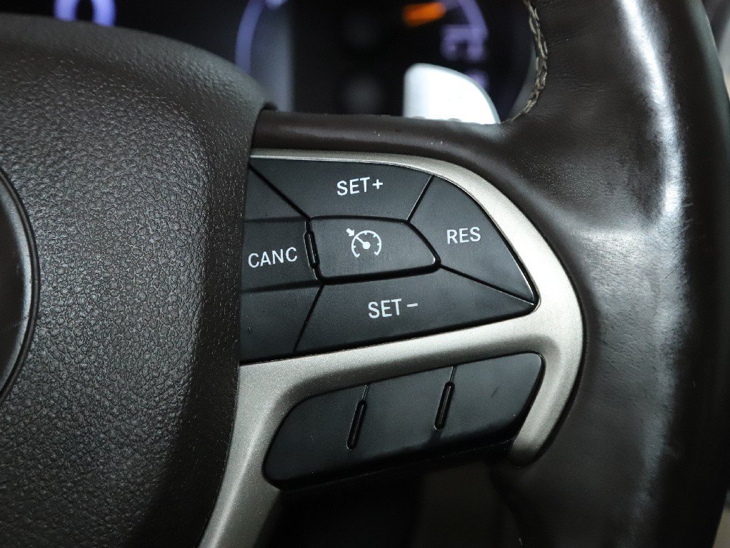 Used 2017 Jeep Grand Cherokee Overland AWD/4WD image 25