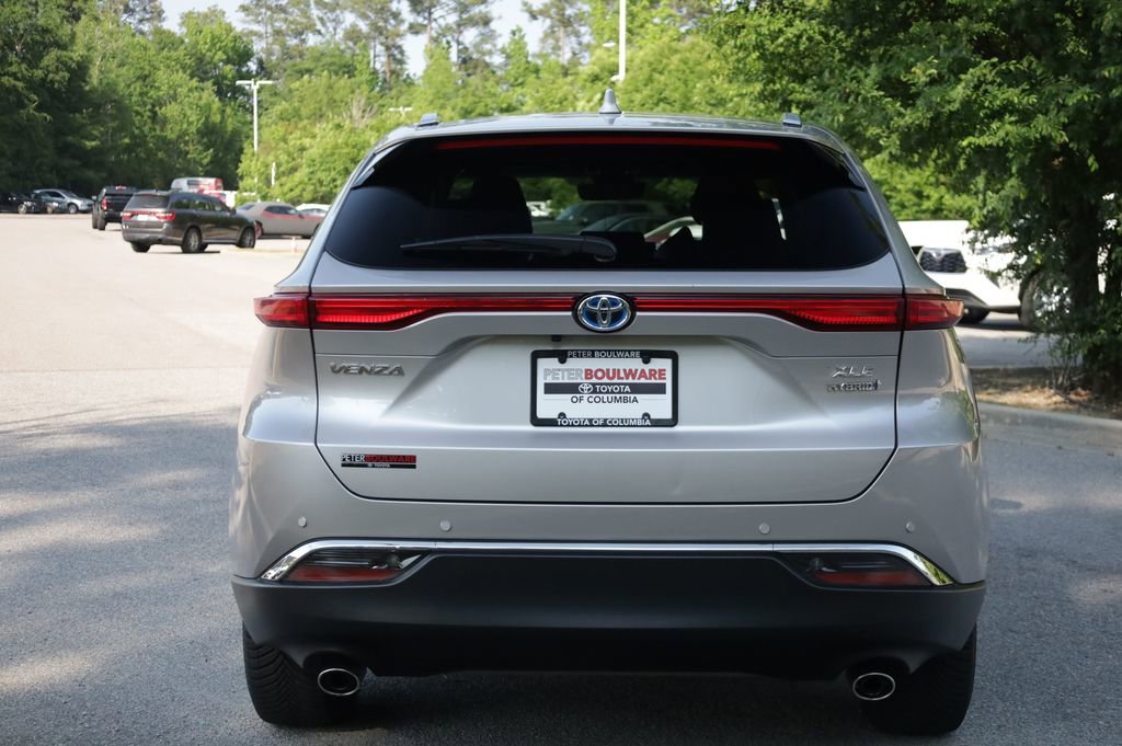 Used 2022 Toyota Venza XLE AWD/4WD image 5