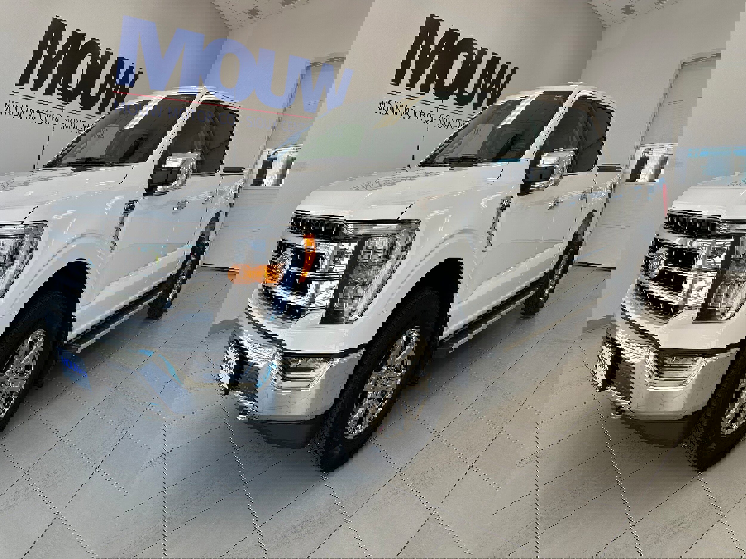 Used 2023 Ford F150 Lariat w/ Bed Utility Package image 2