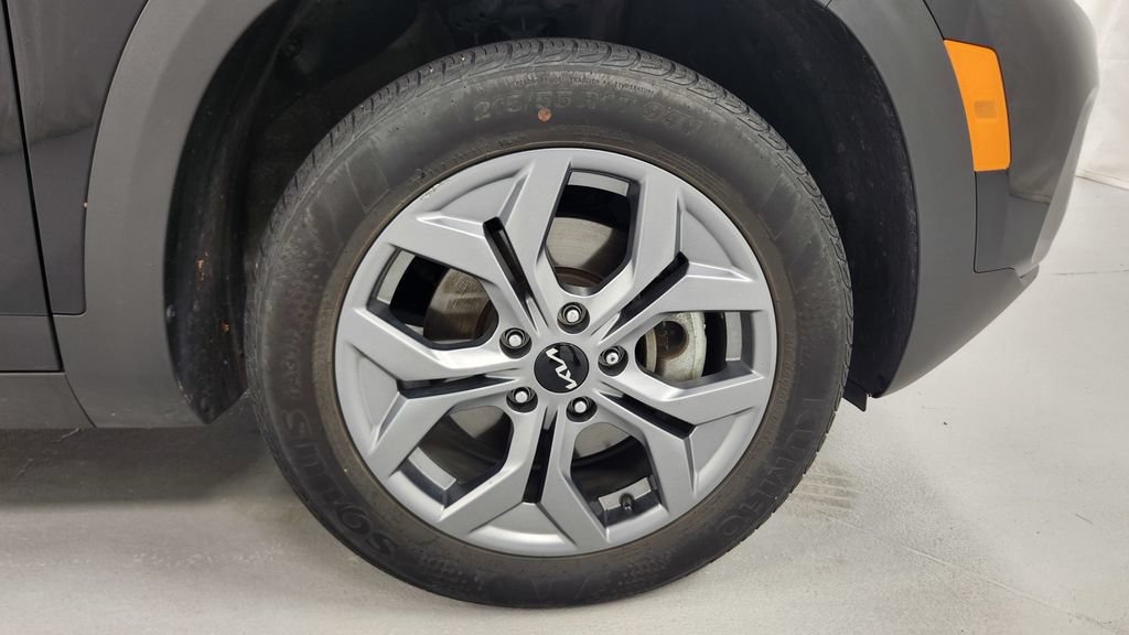 Used 2024 Kia Seltos LX AWD/4WD image 9