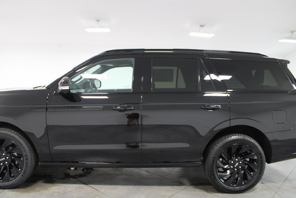 New 2027 Lincoln Navigator Reserve w/ Jet Appearance Package AWD/4WD image 5